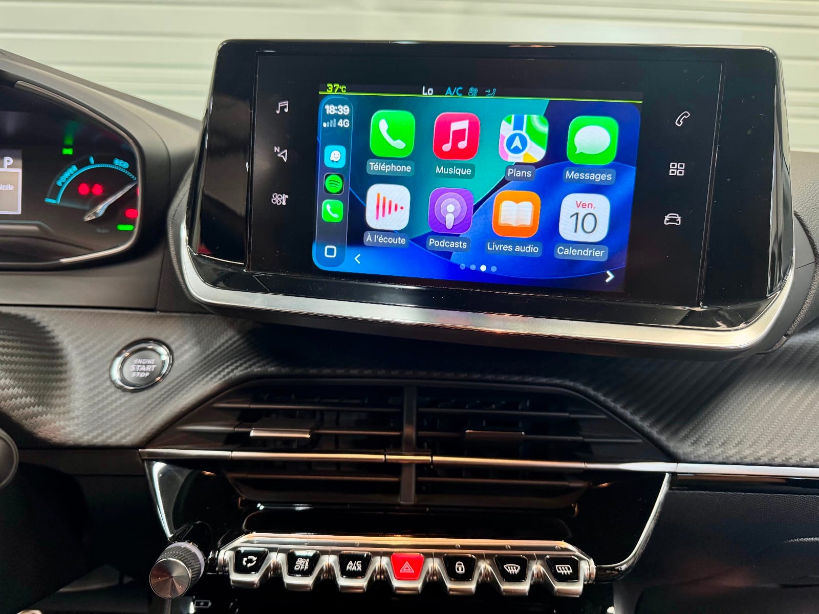 Peugeot 208 Style — photo 17
