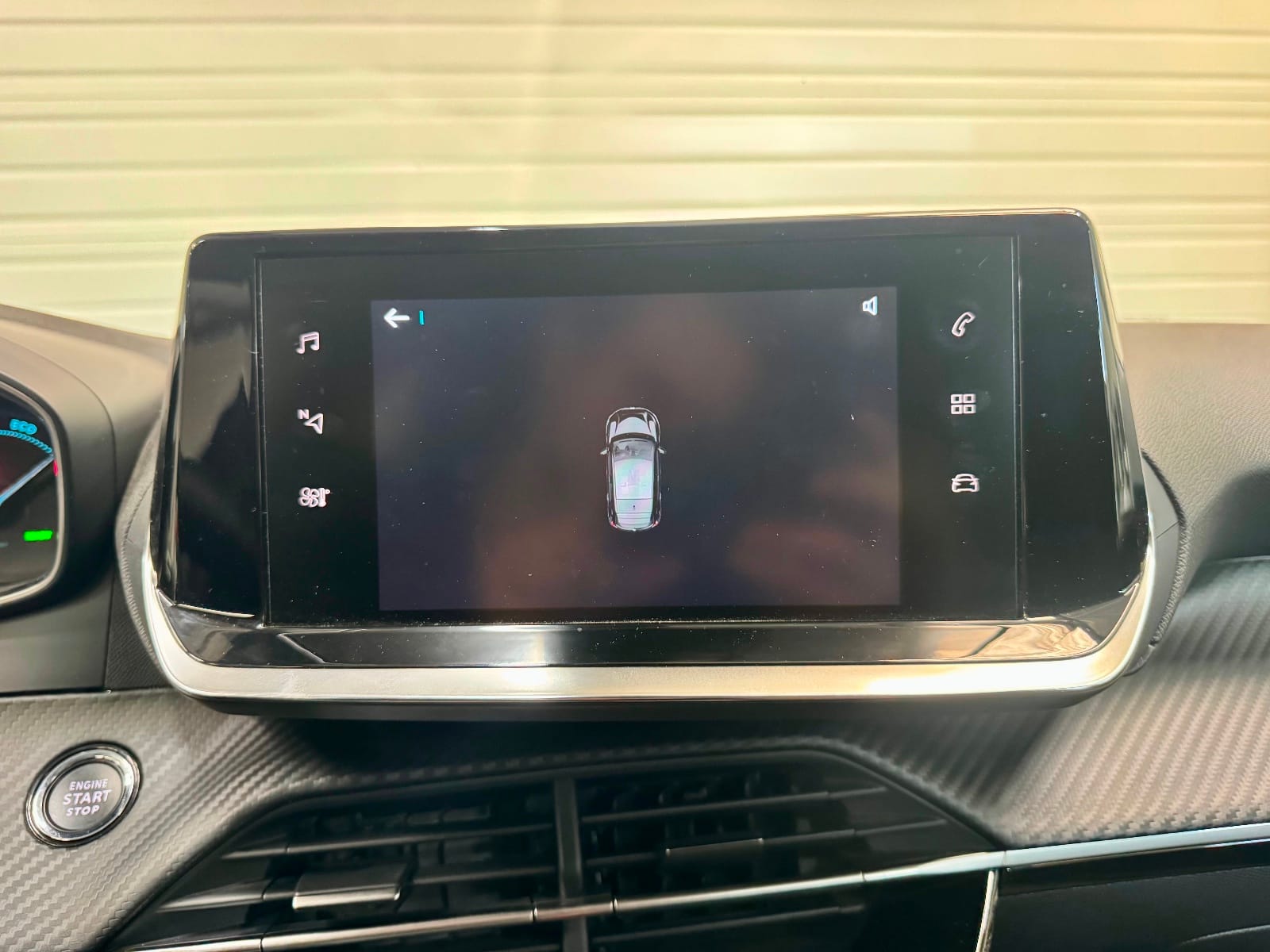 Peugeot 208 Style — photo 20