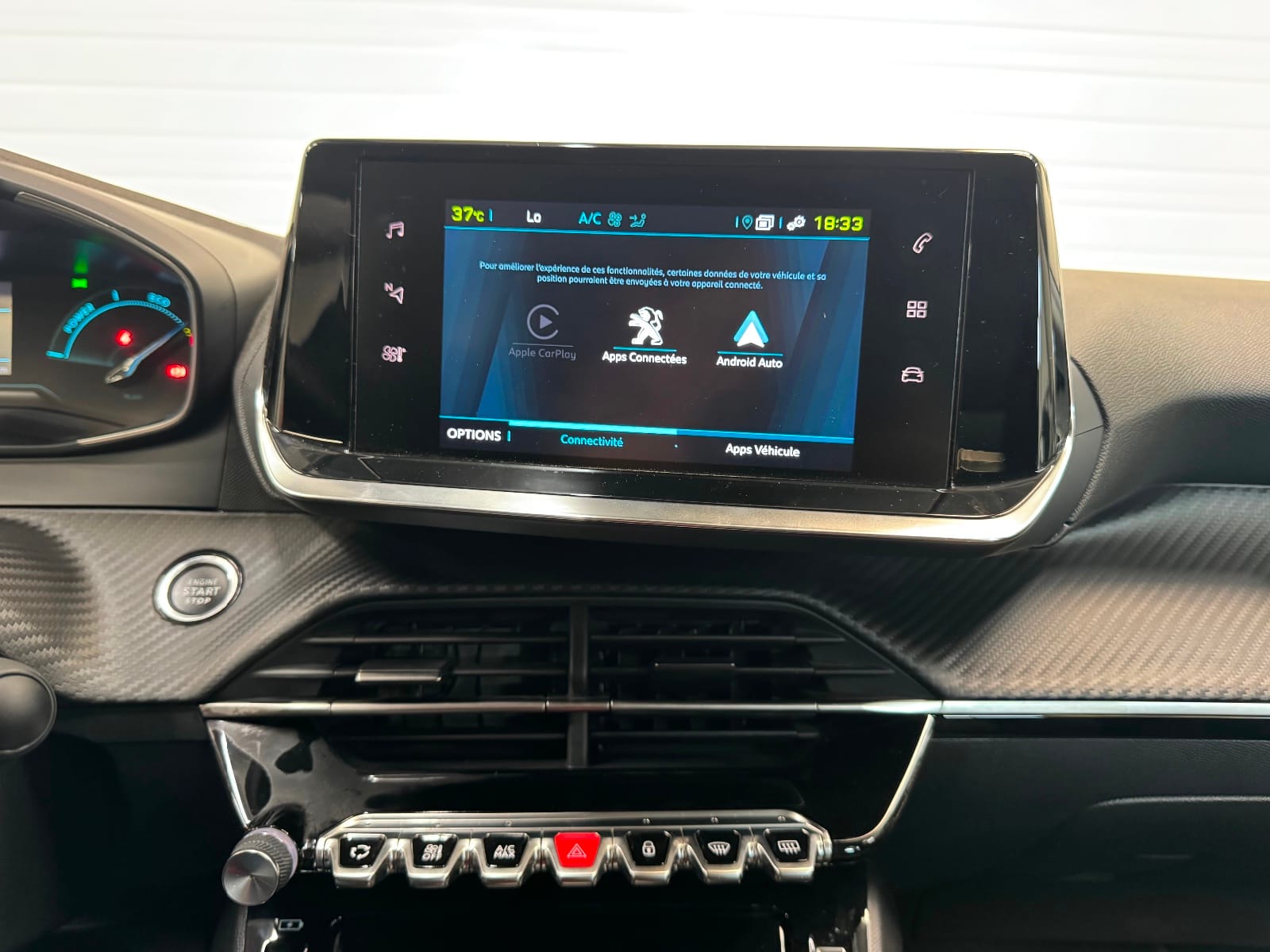 Peugeot 208 Style — photo 21