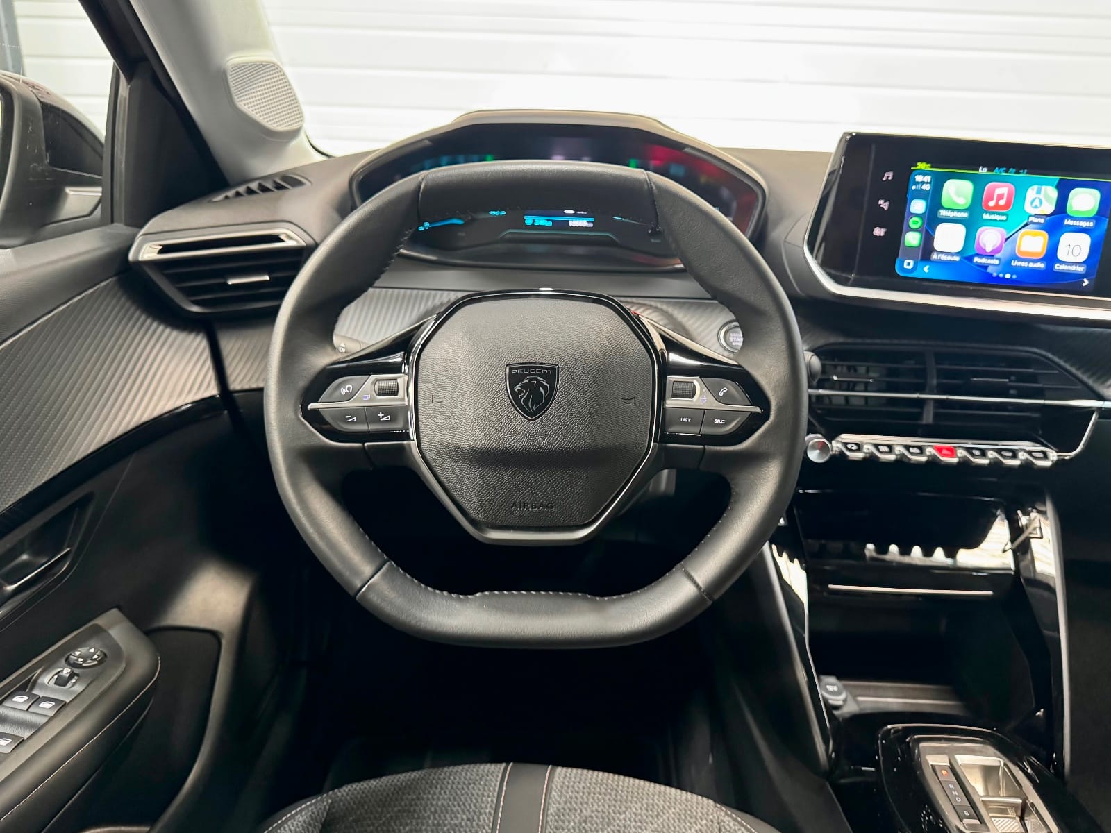 Peugeot 208 Style — photo 14