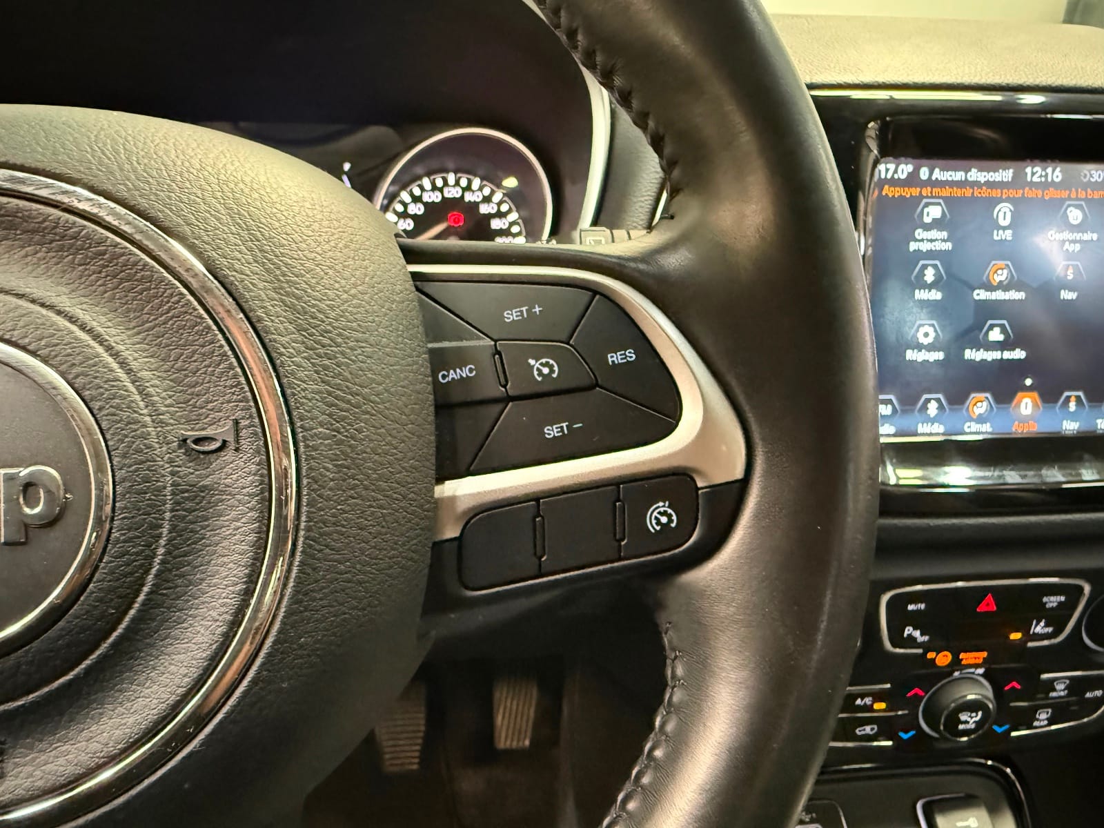 Jeep Compass Brooklyn Edition — photo 17