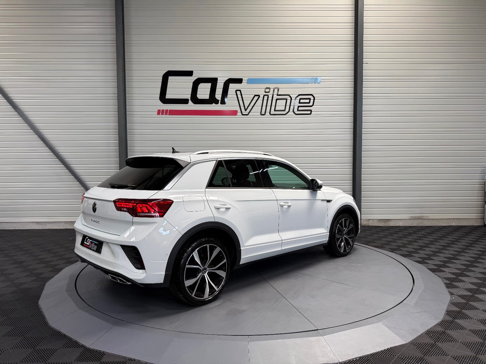 Volkswagen T-roc R-Line — photo 4