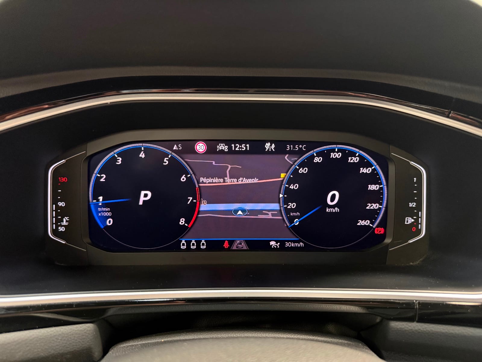 Volkswagen T-roc R-Line — photo 12