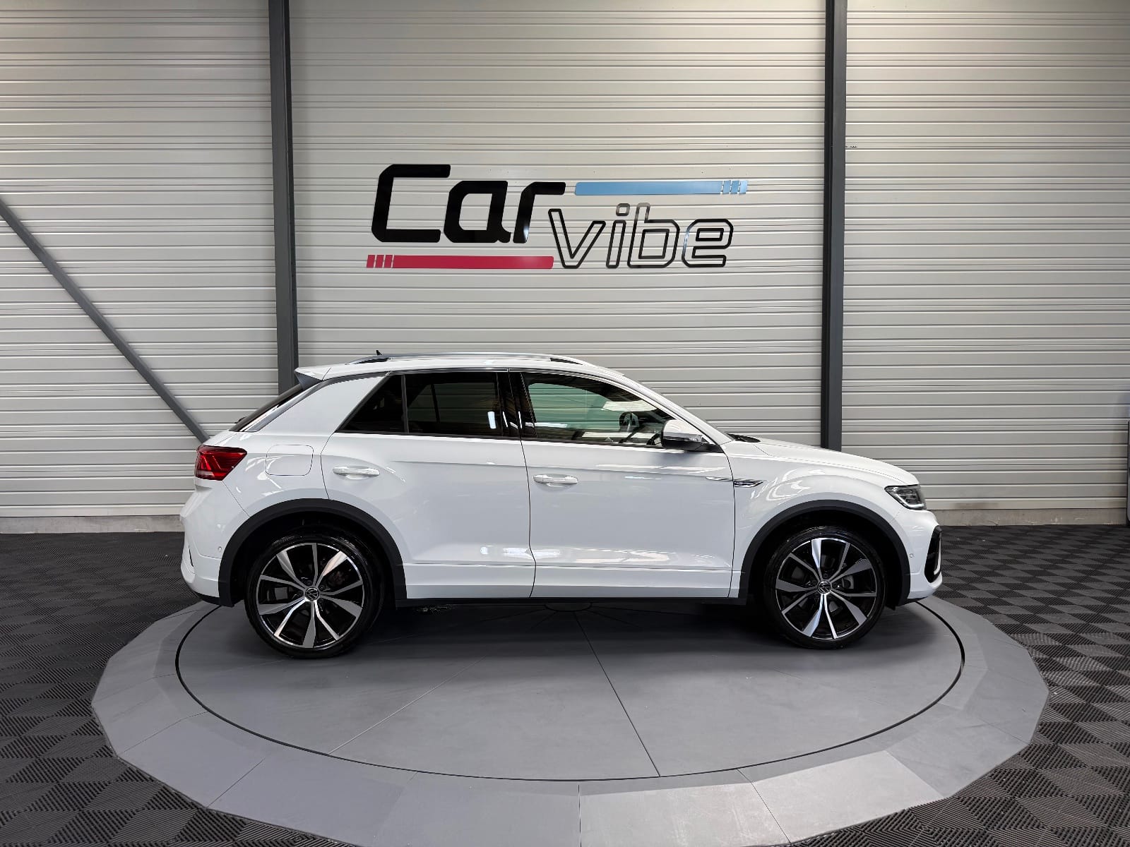 Volkswagen T-roc R-Line — photo 3