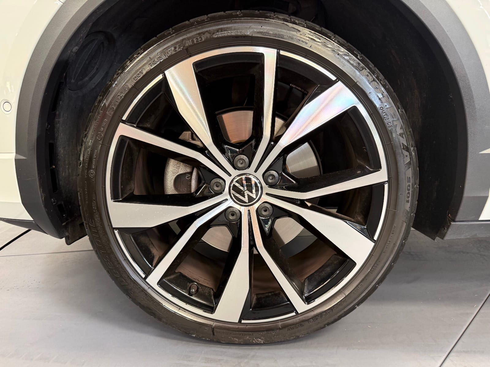 Volkswagen T-roc R-Line — photo 24