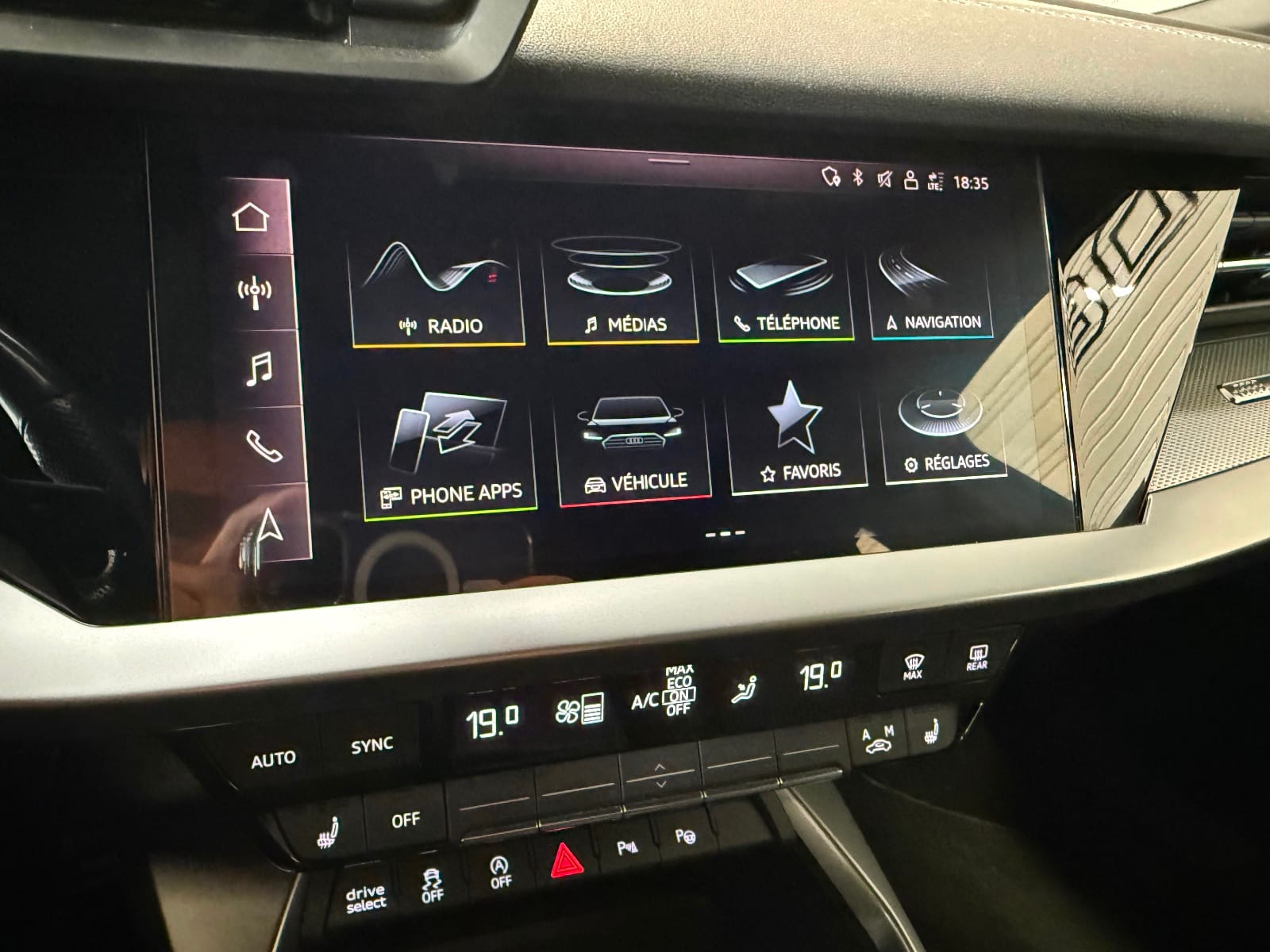 Audi A3 Sportback — photo 19
