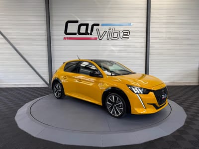 Peugeot 208 GT Line — photo 1