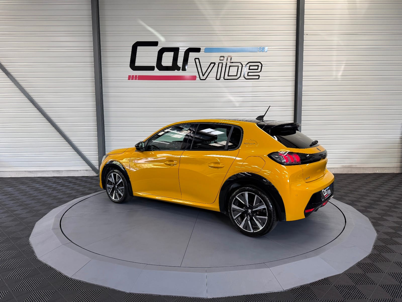 Peugeot 208 GT Line — photo 6