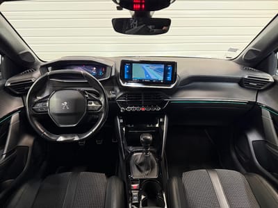 Peugeot 208 GT Line — photo 2