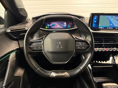 Peugeot 208 GT Line — photo 14