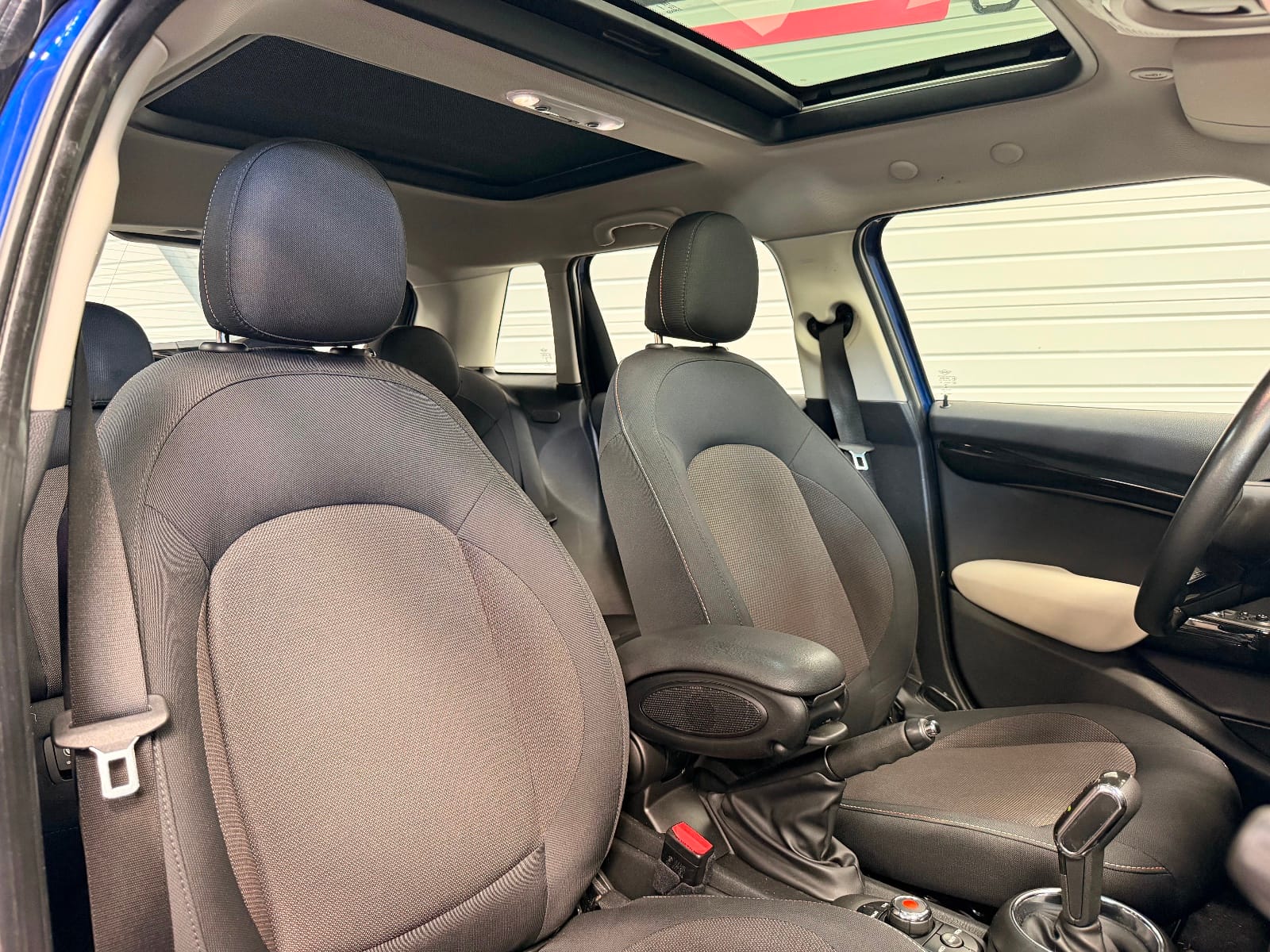 Mini Cooper HATCH — photo 10