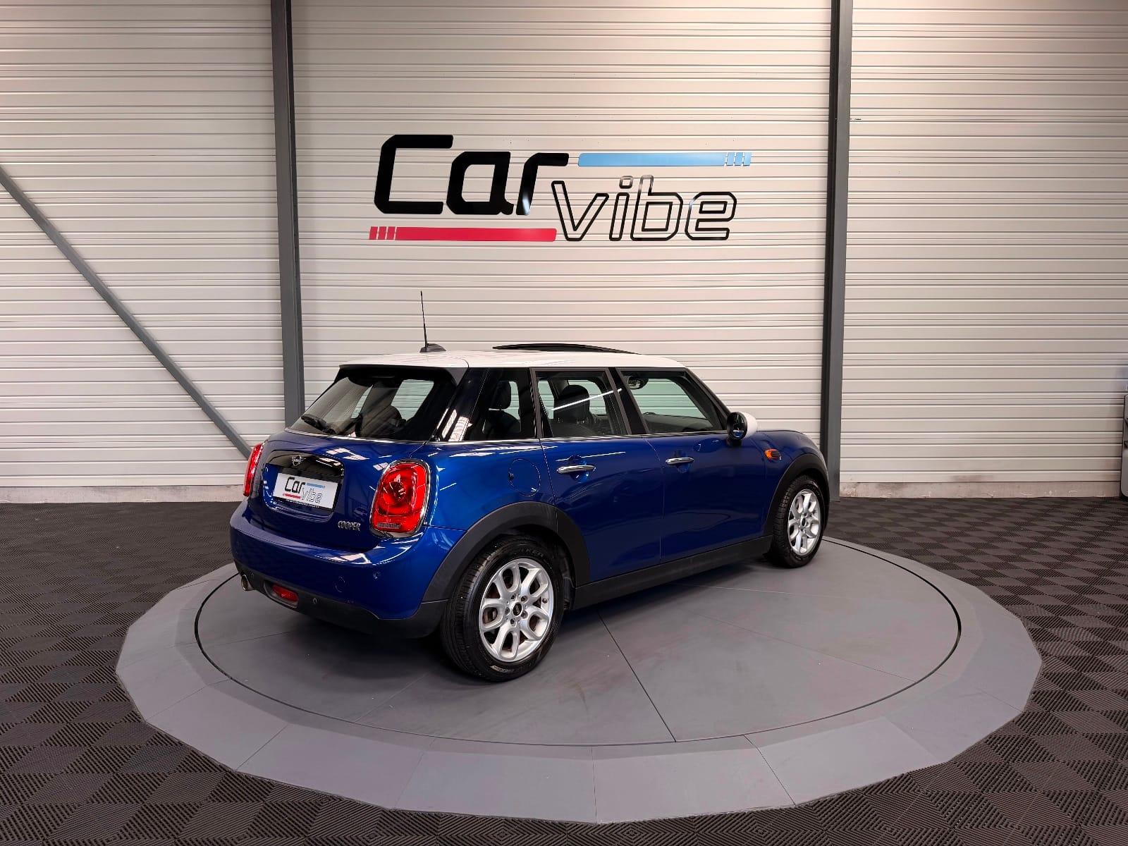 Mini Cooper HATCH — photo 4