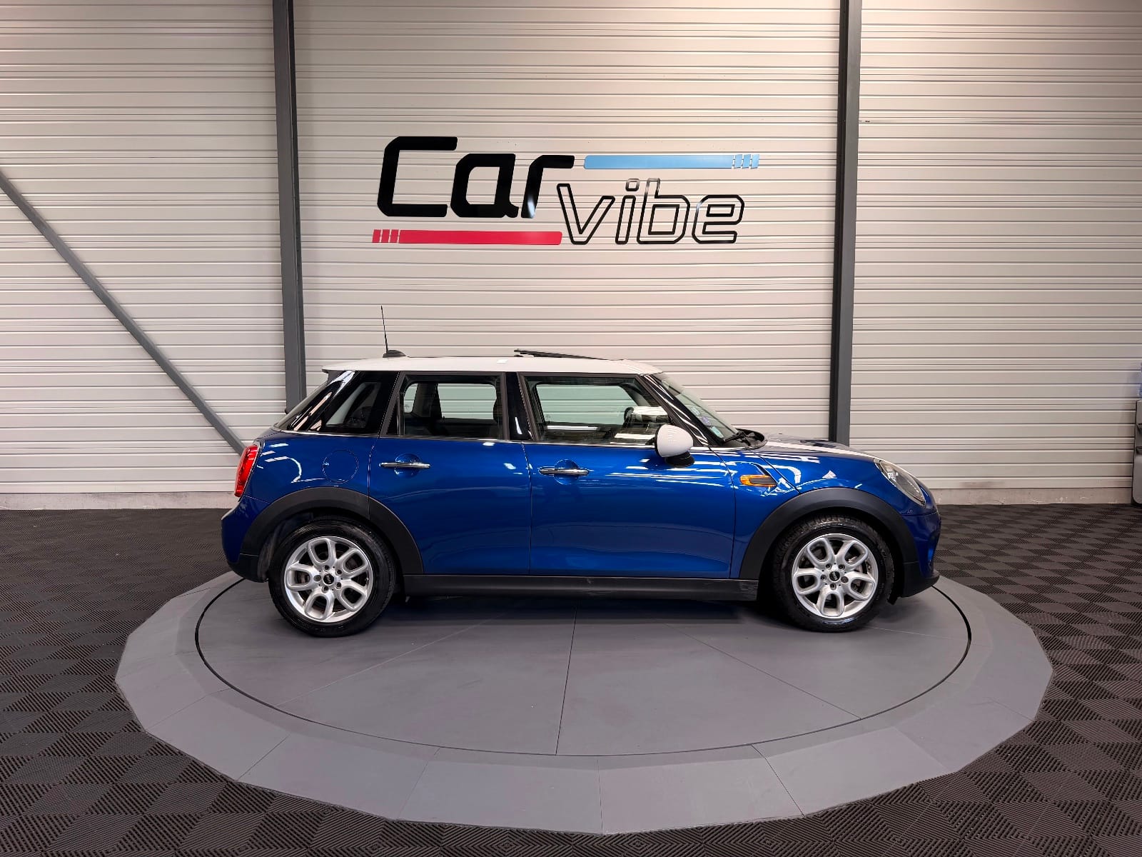 Mini Cooper HATCH — photo 3