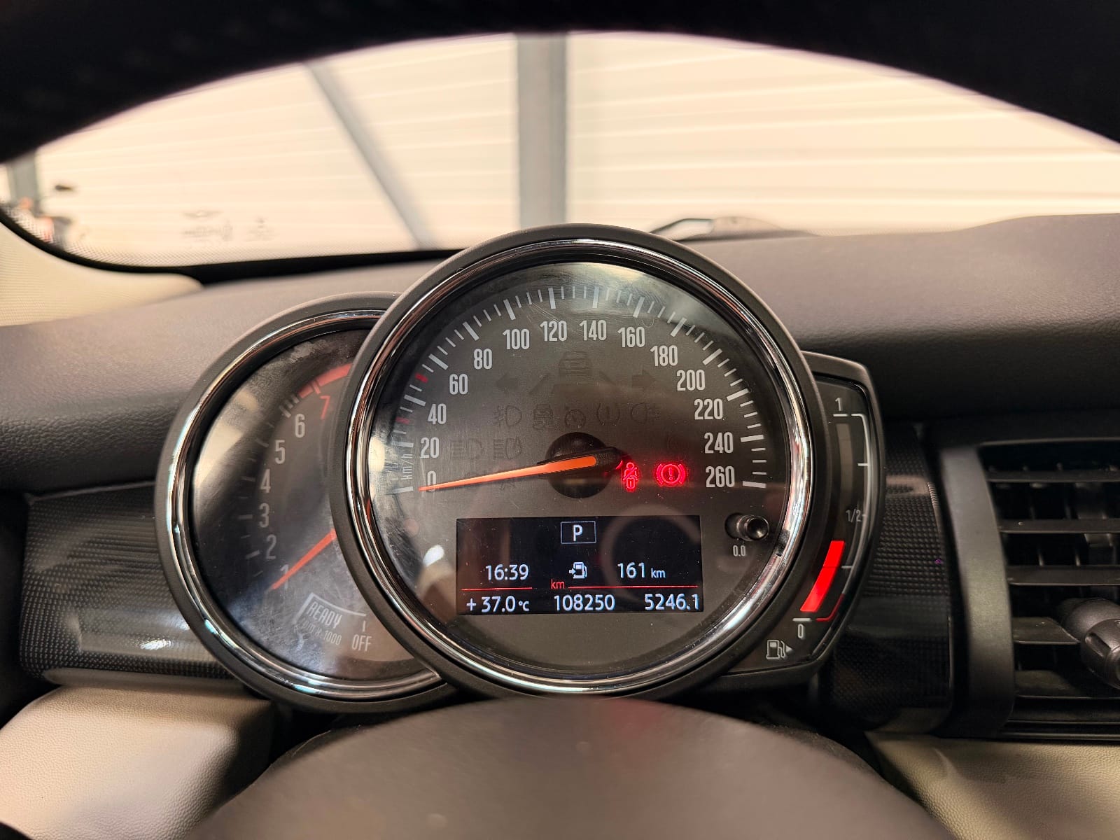 Mini Cooper HATCH — photo 13