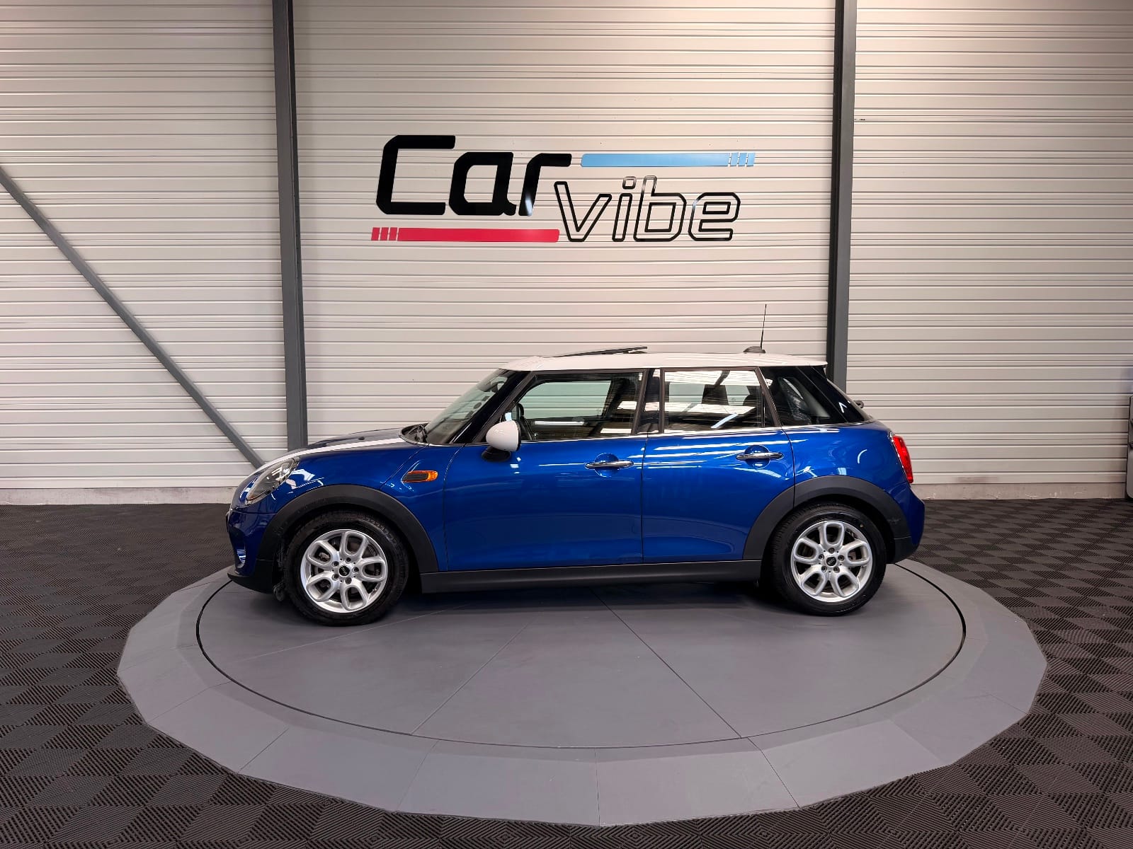 Mini Cooper HATCH — photo 7