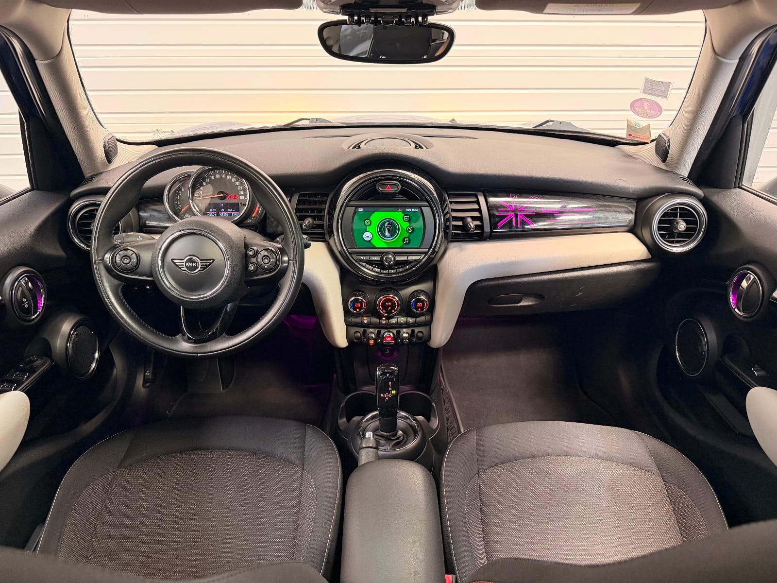 Mini Cooper HATCH — photo 2