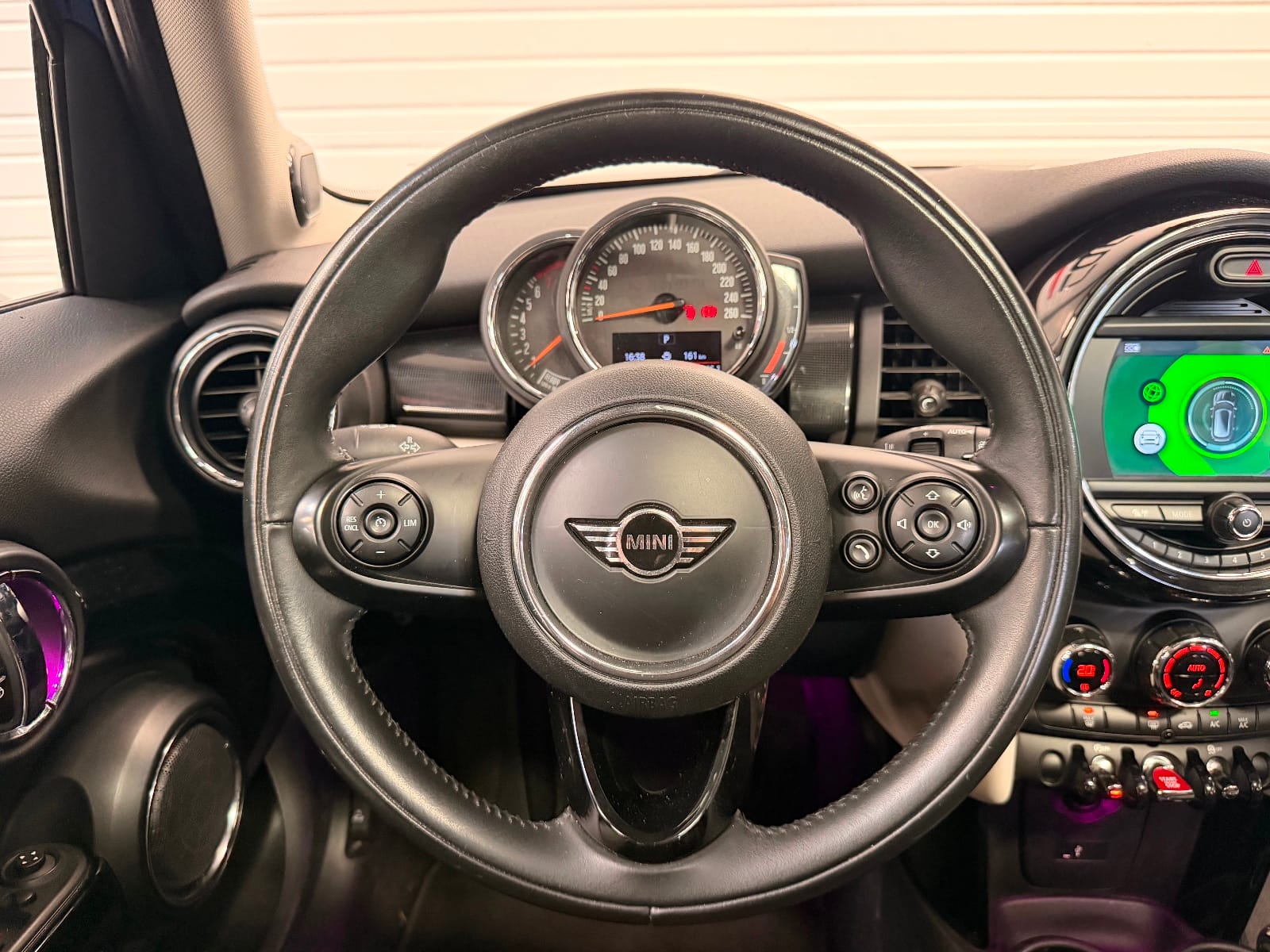 Mini Cooper HATCH — photo 12
