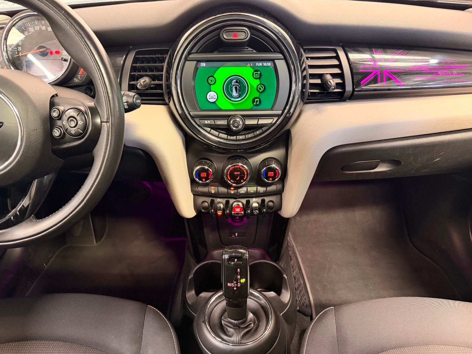 Mini Cooper HATCH — photo 15