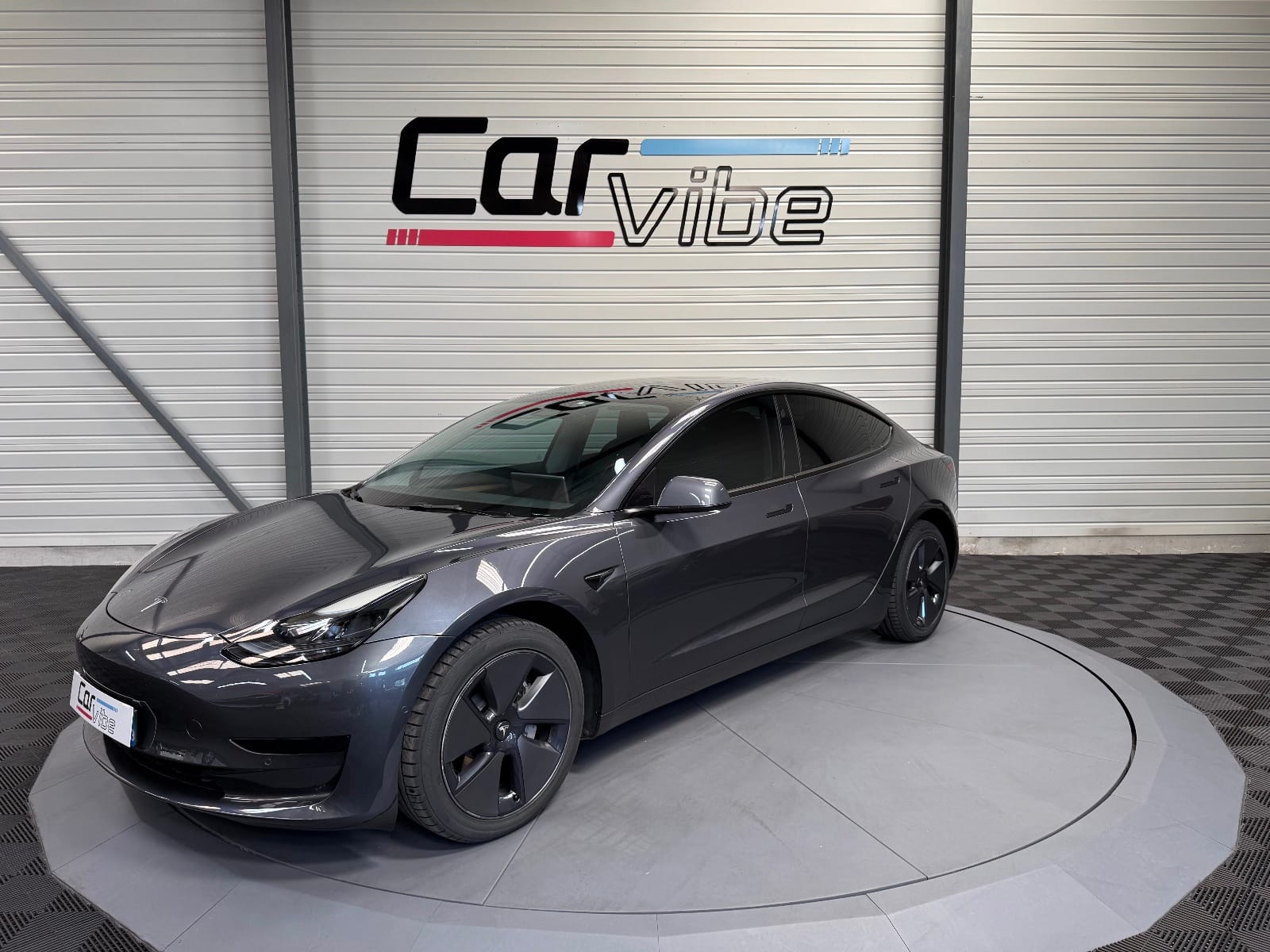 Tesla Model 3 — photo 8