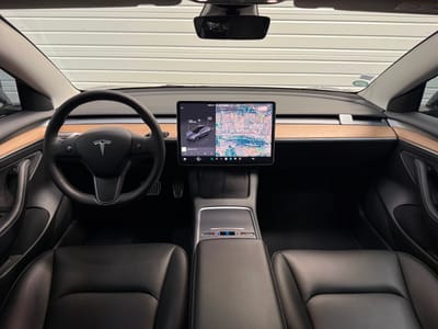 Tesla Model 3 — photo 2