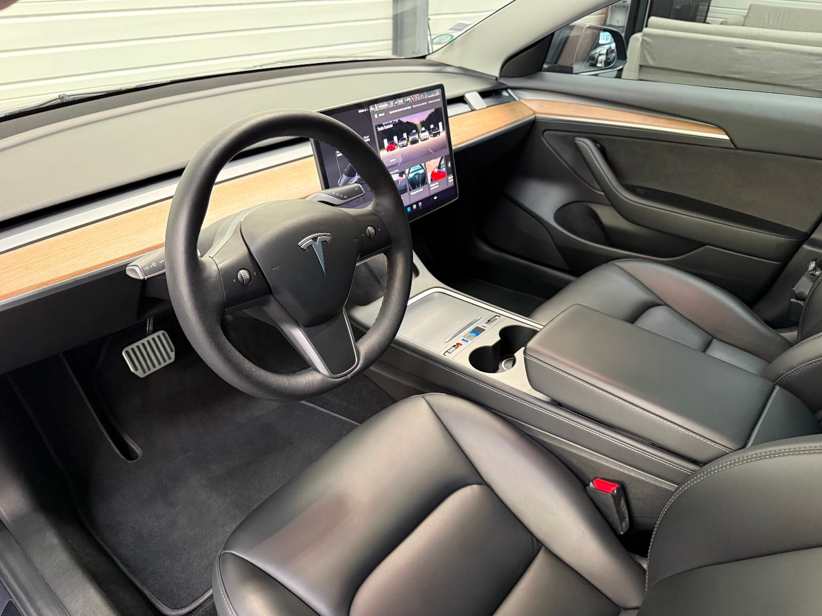 Tesla Model 3 — photo 12