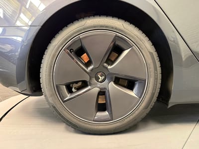 Tesla Model 3 — photo 20