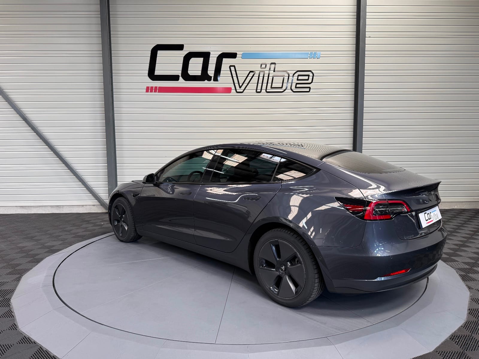 Tesla Model 3 — photo 6