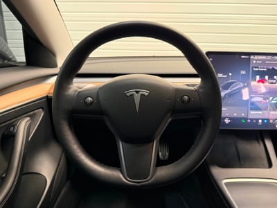 Tesla Model 3 — photo 13