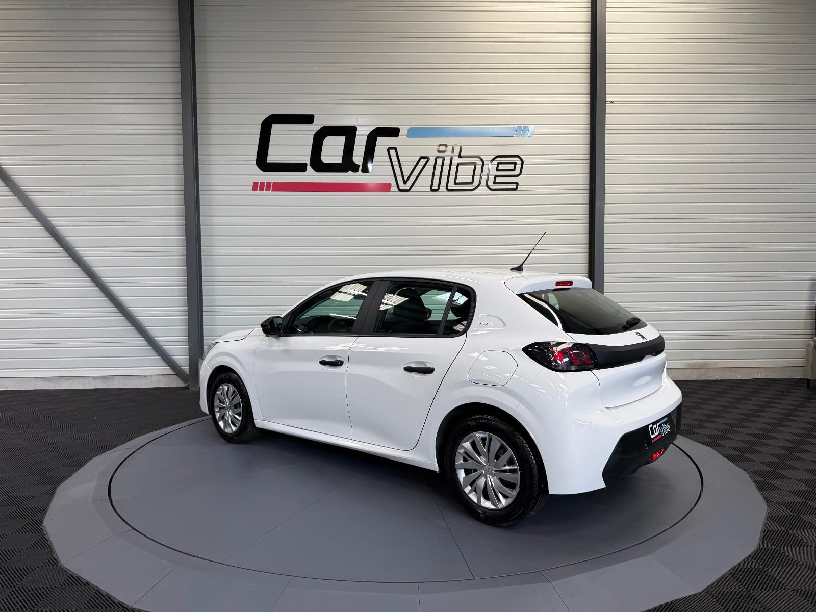 Peugeot 208 Like — photo 6