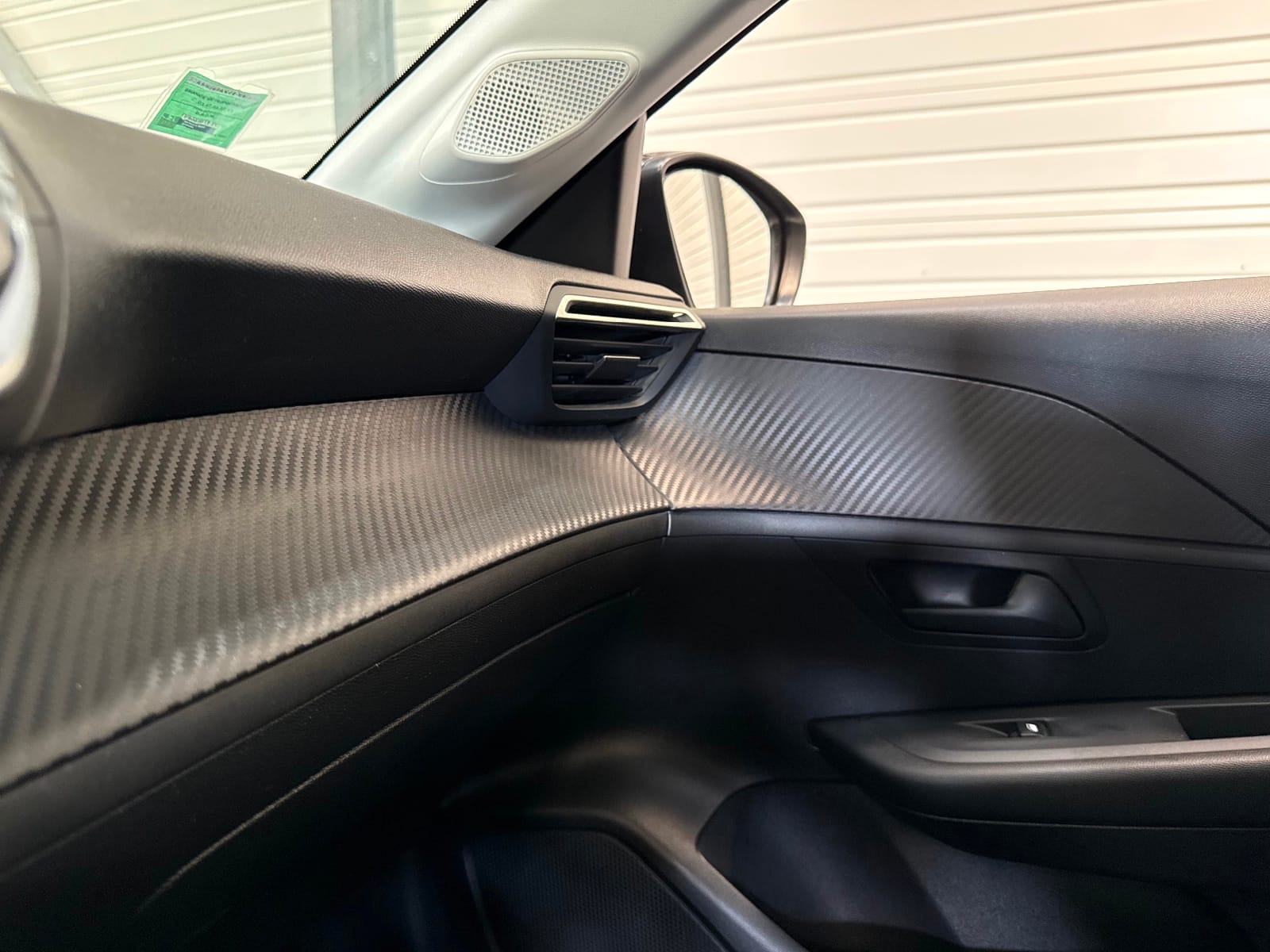 Peugeot 208 Like — photo 16