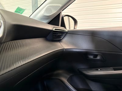 Peugeot 208 Like — photo 16