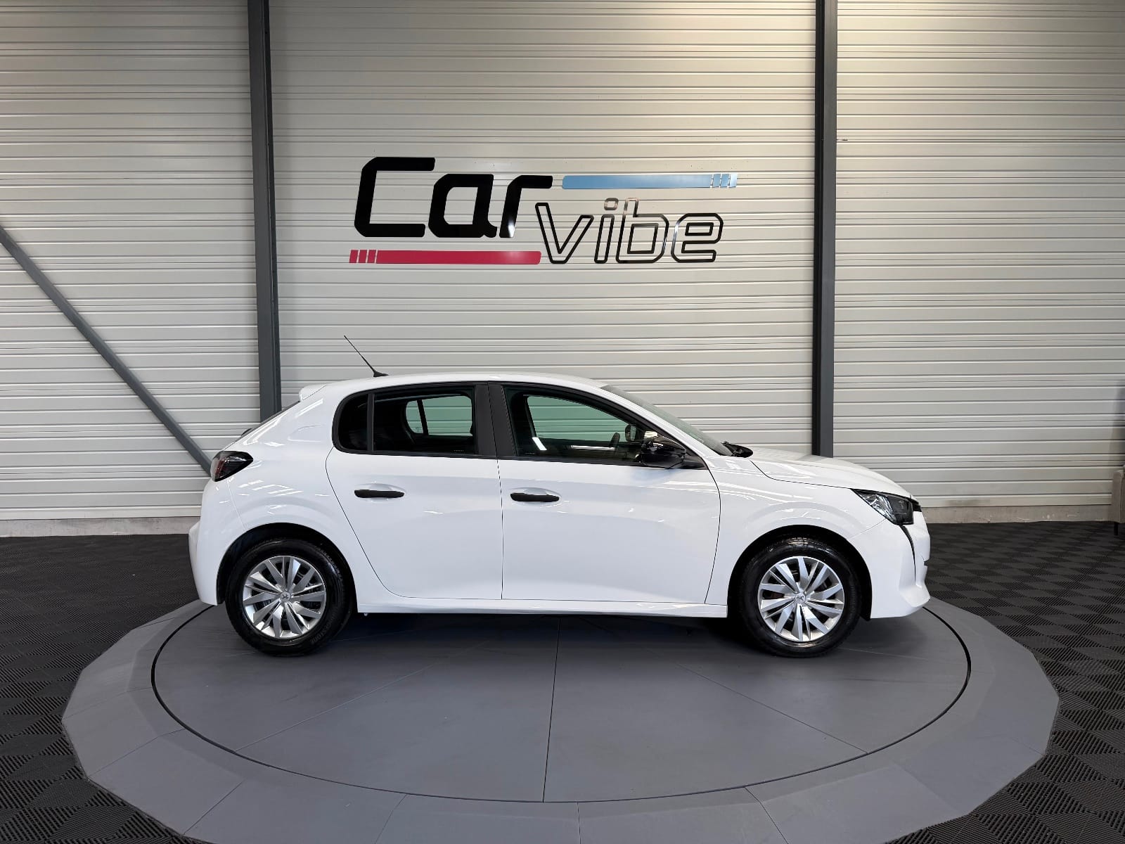 Peugeot 208 Like — photo 3