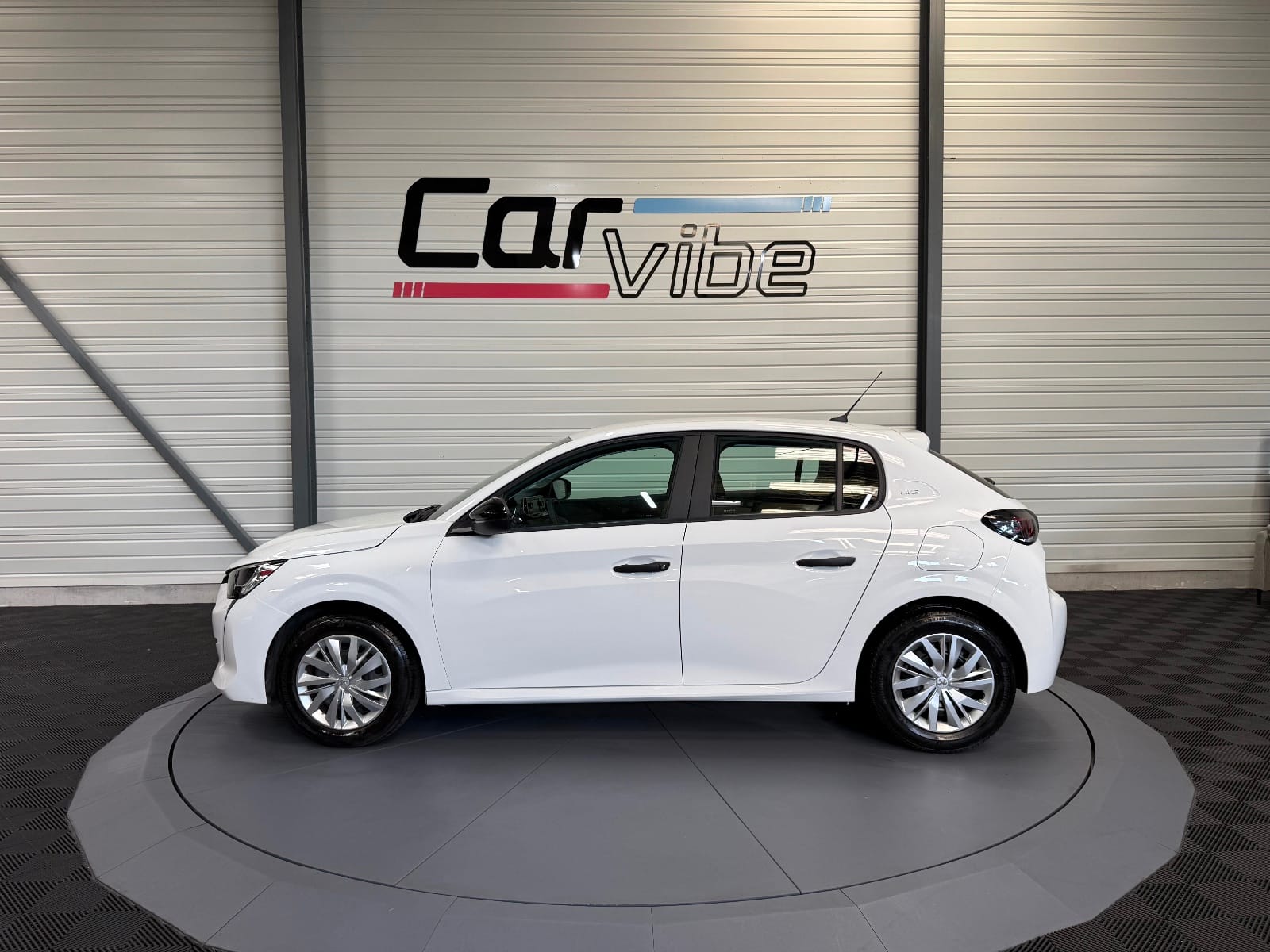 Peugeot 208 Like — photo 7