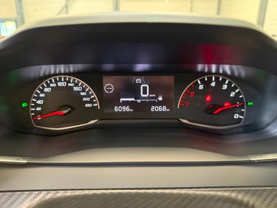 Peugeot 208 Like — photo 13