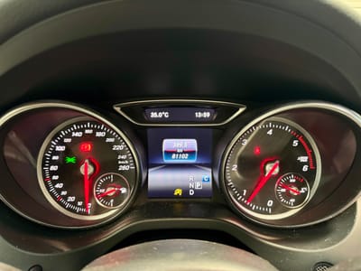 Mercedes-Benz GLA Starlight Edition — photo 13