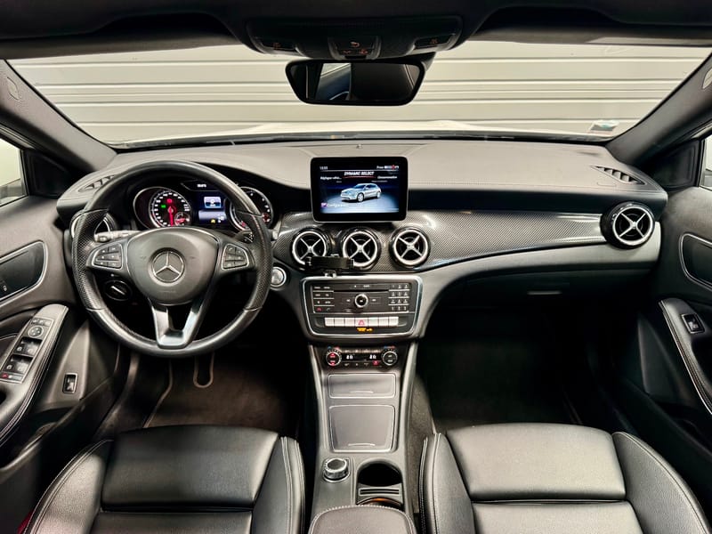 Mercedes-Benz GLA Starlight Edition — photo 2