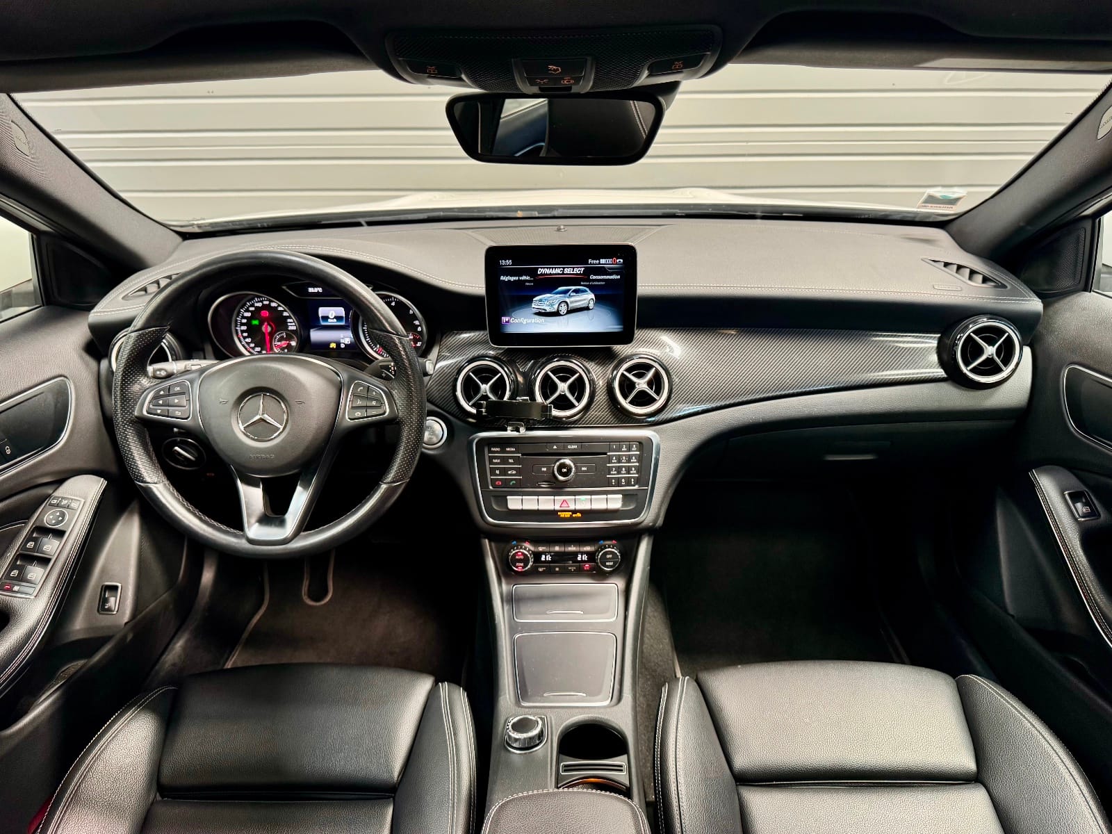 Mercedes-Benz GLA Starlight Edition — photo 2