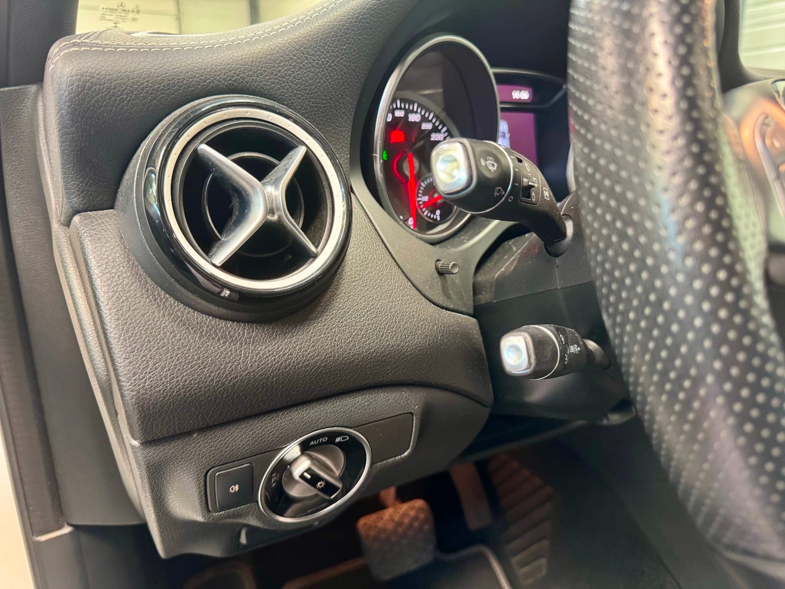 Mercedes-Benz GLA Starlight Edition — photo 20