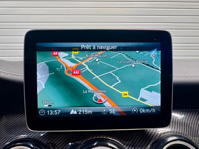 Mercedes-Benz GLA Starlight Edition — photo 15