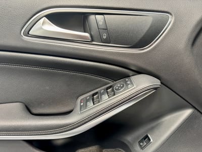 Mercedes-Benz GLA Starlight Edition — photo 21