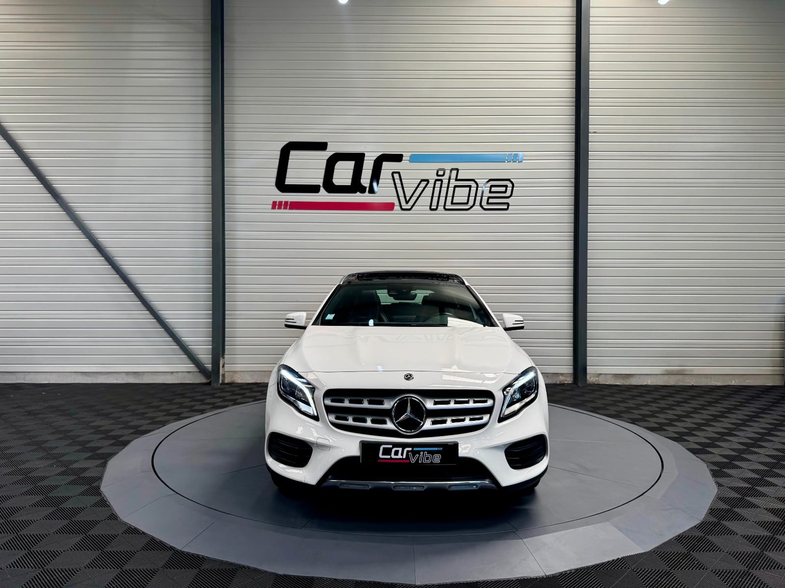 Mercedes-Benz GLA Starlight Edition — photo 5