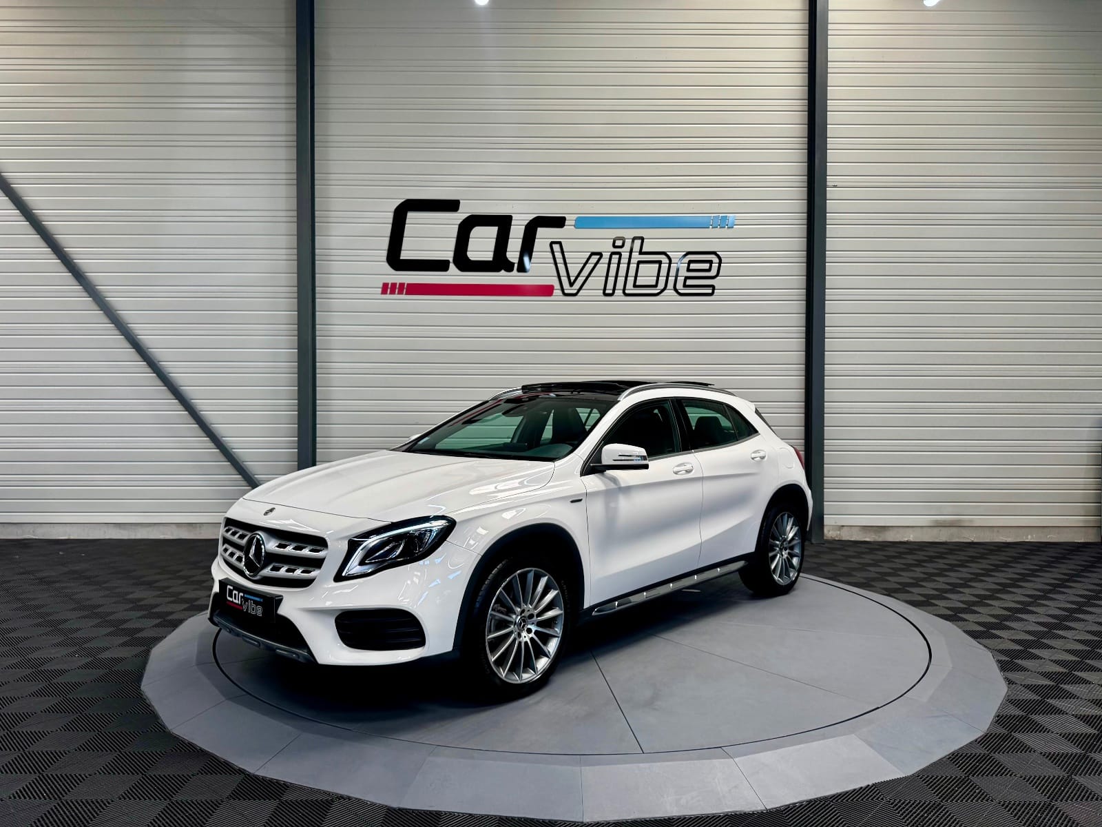 Mercedes-Benz GLA Starlight Edition — photo 6