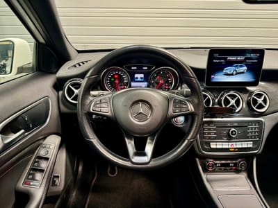 Mercedes-Benz GLA Starlight Edition — photo 12