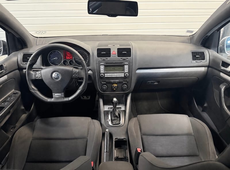 Volkswagen Golf R32 4Motion DSG — photo 2
