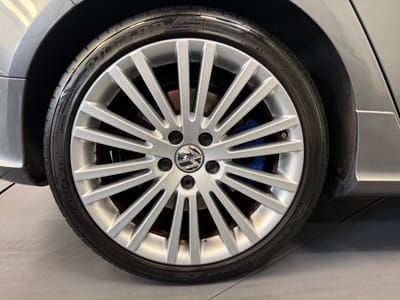 Volkswagen Golf R32 4Motion DSG — photo 26