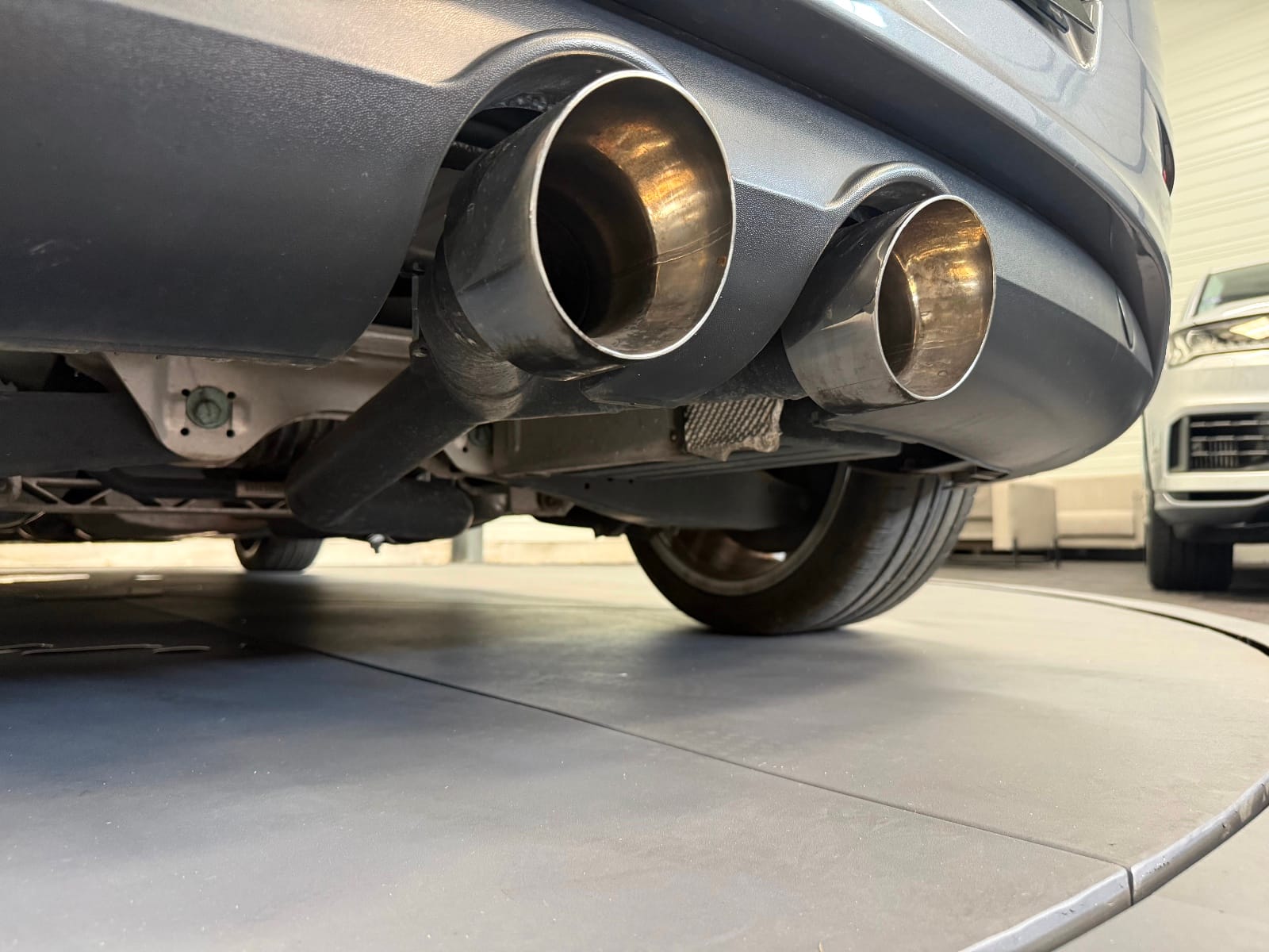 Volkswagen Golf R32 4Motion DSG — photo 21