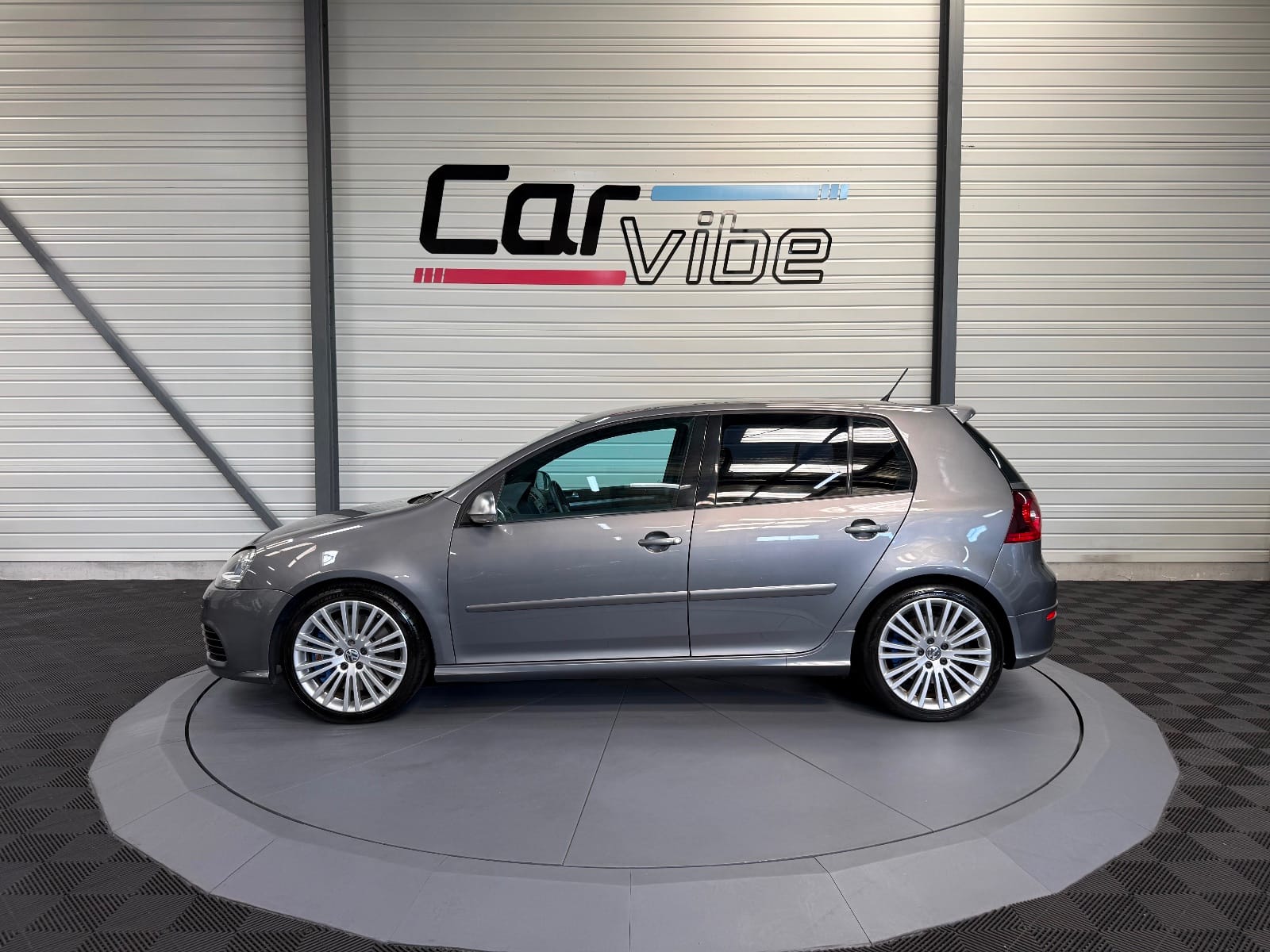 Volkswagen Golf R32 4Motion DSG — photo 7