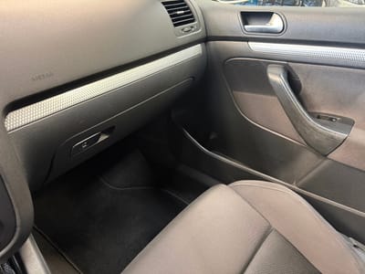 Volkswagen Golf R32 4Motion DSG — photo 28