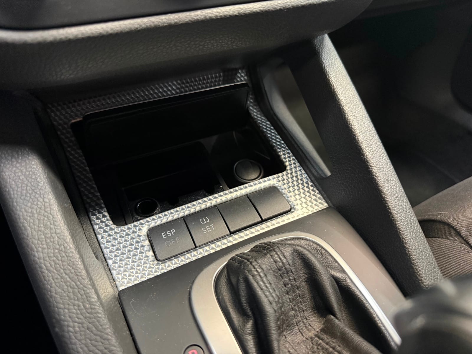 Volkswagen Golf R32 4Motion DSG — photo 14