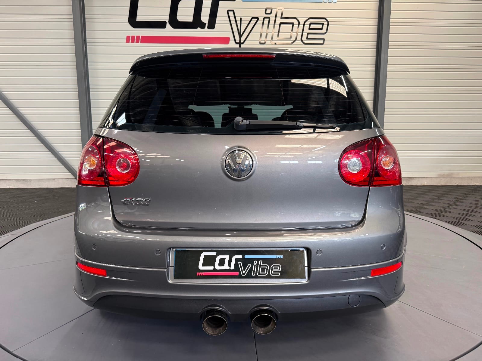 Volkswagen Golf R32 4Motion DSG — photo 20